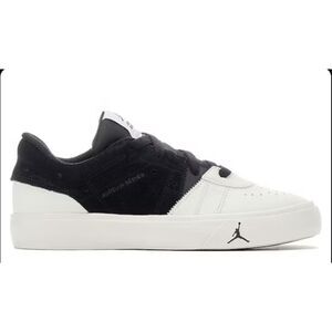 Jordan Series ES (GS) Black White DN3205-061 Size 4.5Y